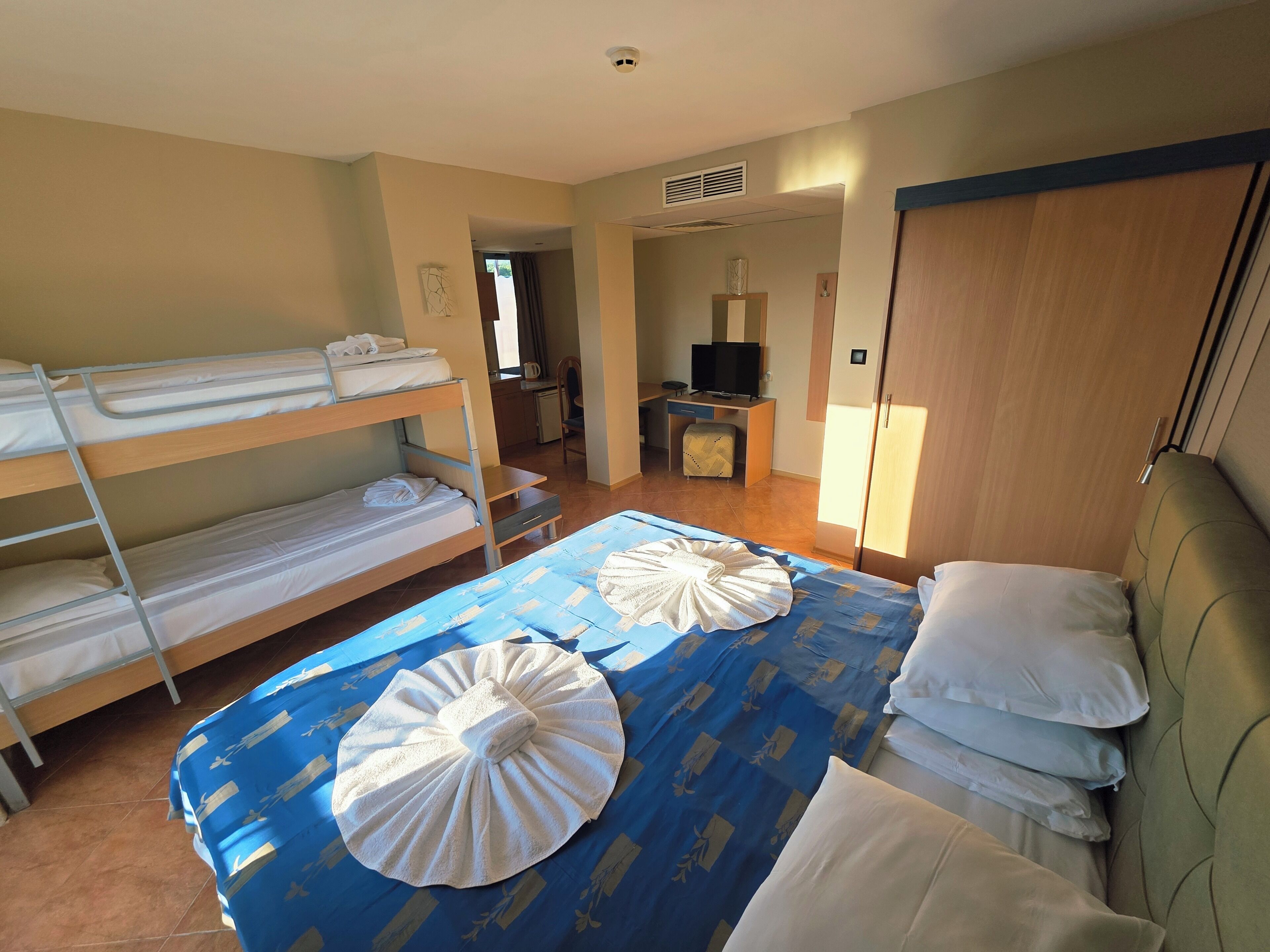 comfort studio | 1 bedroom, desk, iron/ironing board, free wifi