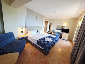 Desk, iron/ironing board, free WiFi, bed sheets - Bora Bora (Nessebar)