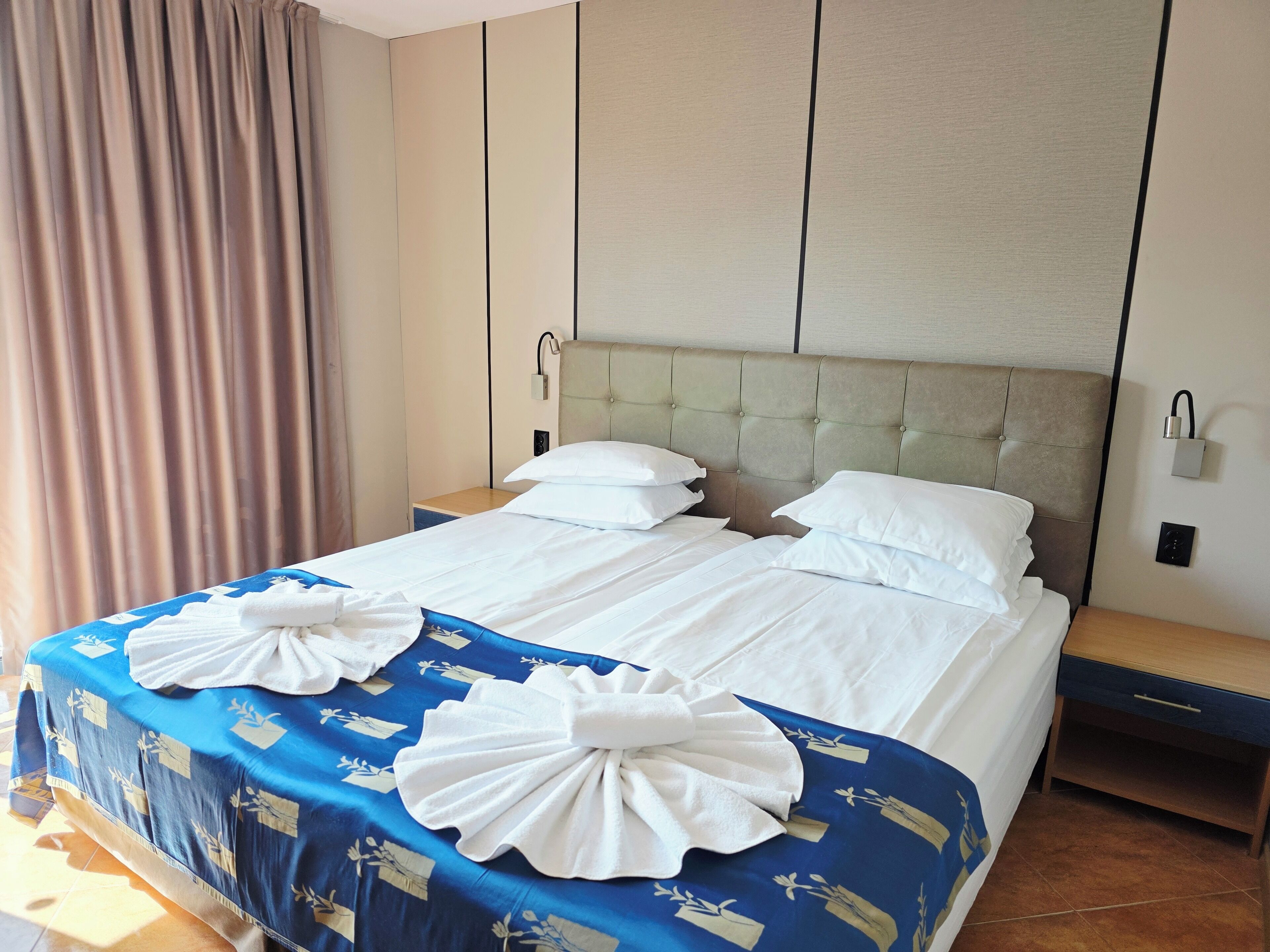 standard double room, balcony | 1 bedroom, desk, iron/ironing board, free wifi