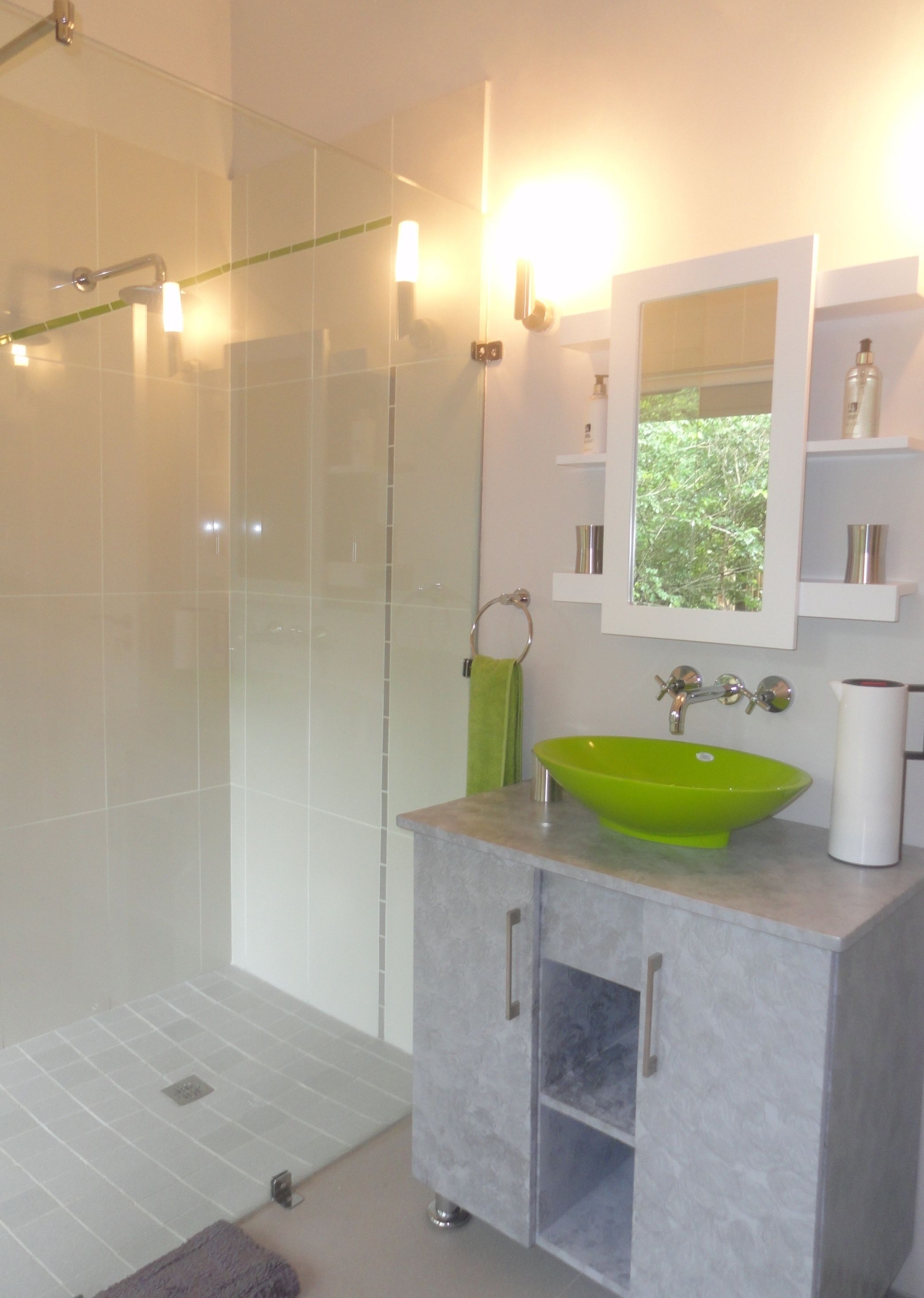 Boutique Green Monkey Orange Sleeps 4  | Bathroom | Designer toiletries, hair dryer, towels