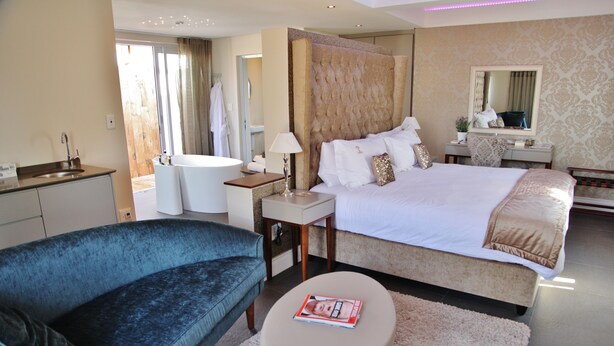 Regal Pool Side | Zona de estar