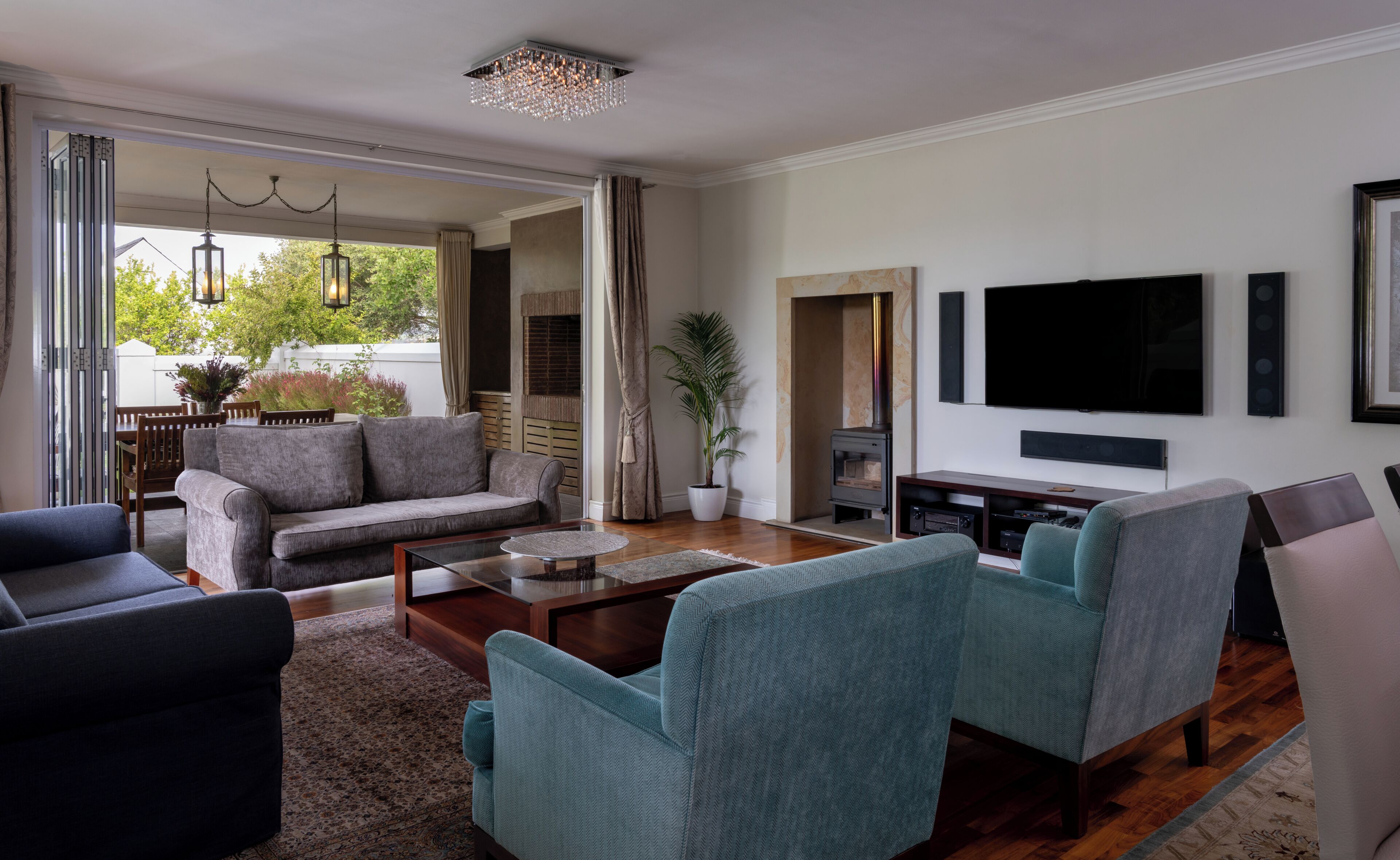 Family Apartment | Living area | Flat-screen TV