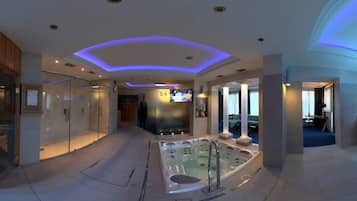 Apartment Spectre with Jacuzzi, 3* part | Bathroom | Shower, hydromassage showerhead, hair dryer, bathrobes