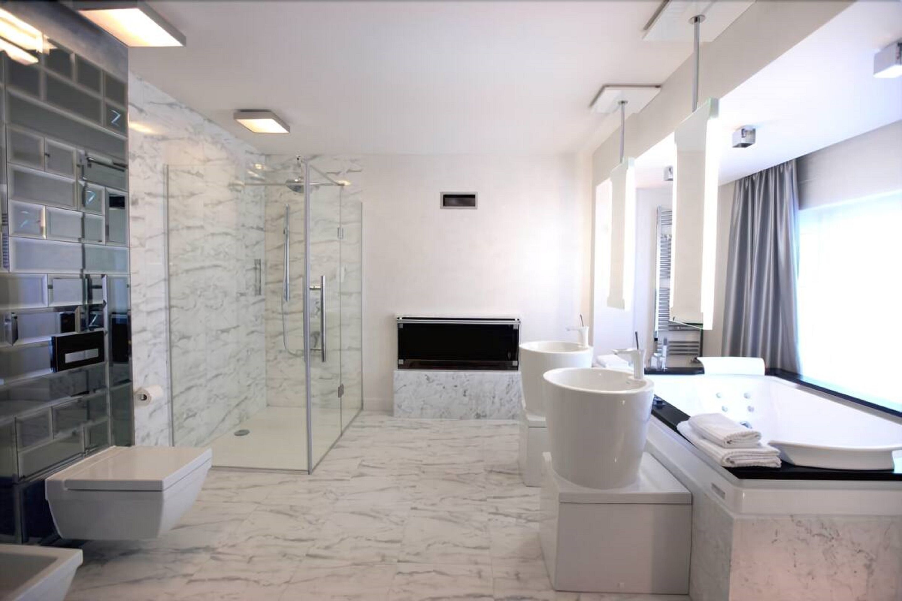 apartment platinum with jacuzzi, 4* part | bathroom | shower, hydromassage showerhead, hair dryer, bathrobes