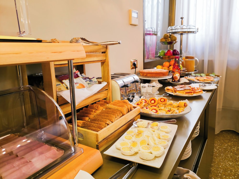 Al Duca di Venezia by null