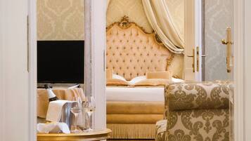 Master Suite | Khu phòng khách | TV màn hình phẳng 30-inch có truyền hình vệ tinh, TV