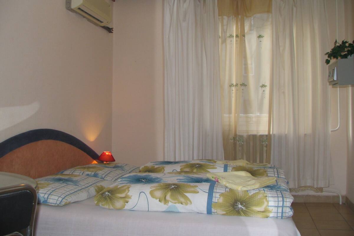 Apartment for 1 person | 1 間睡房、高級寢具、房內夾萬、遮光窗簾/窗簾