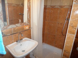Apartment for 2 people | 1 bedroom, premium bedding, in-room safe, blackout curtains