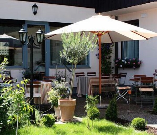 Terrace/patio - Alpina Hotel (Rosenheim)
