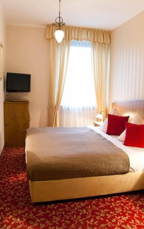 Comfort Double Room | Desk, iron/ironing board, free WiFi - Alpina Hotel (Rosenheim)