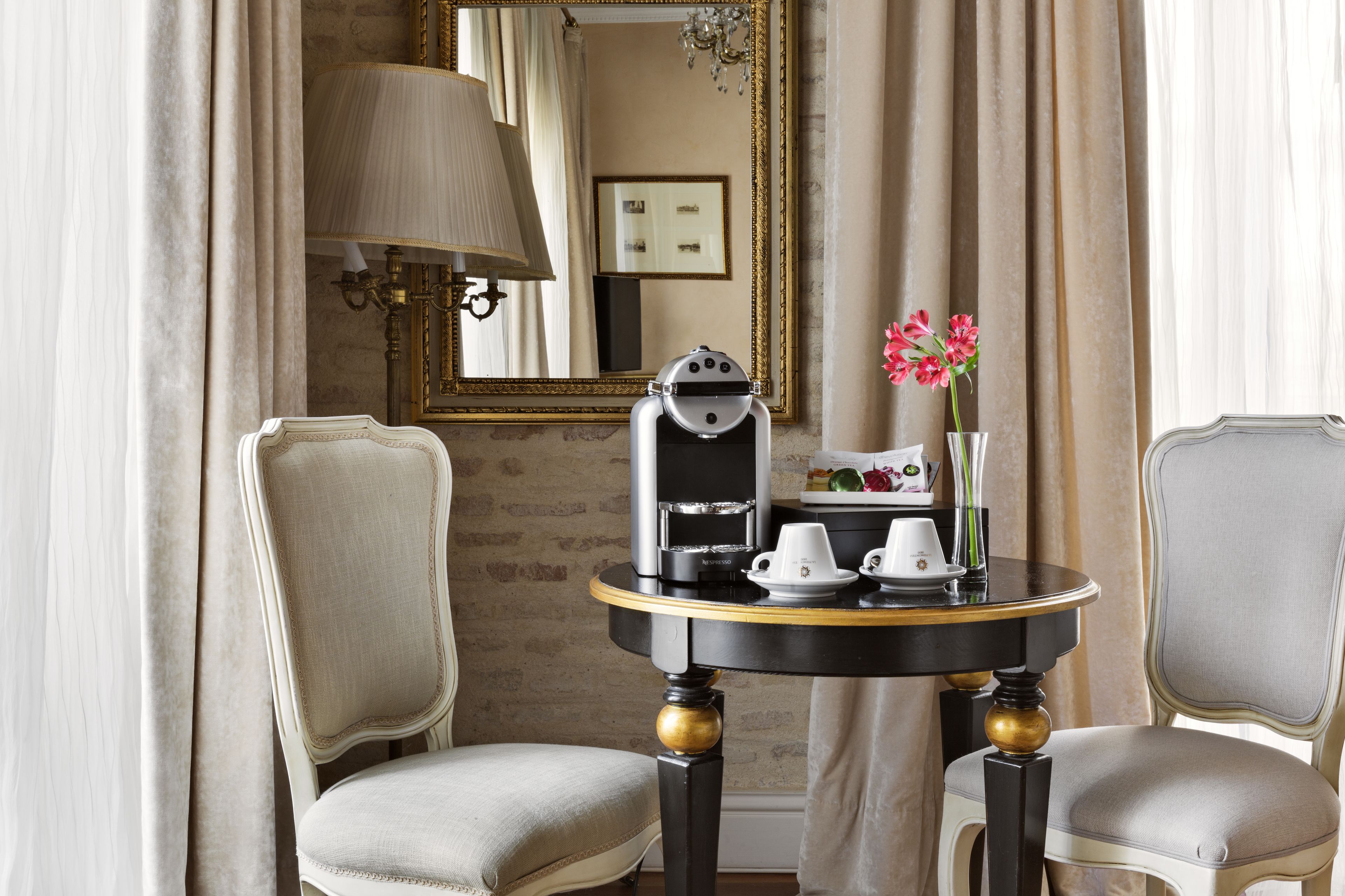 suite 1800 with terrace and jacuzzi | coffee and/or coffee maker