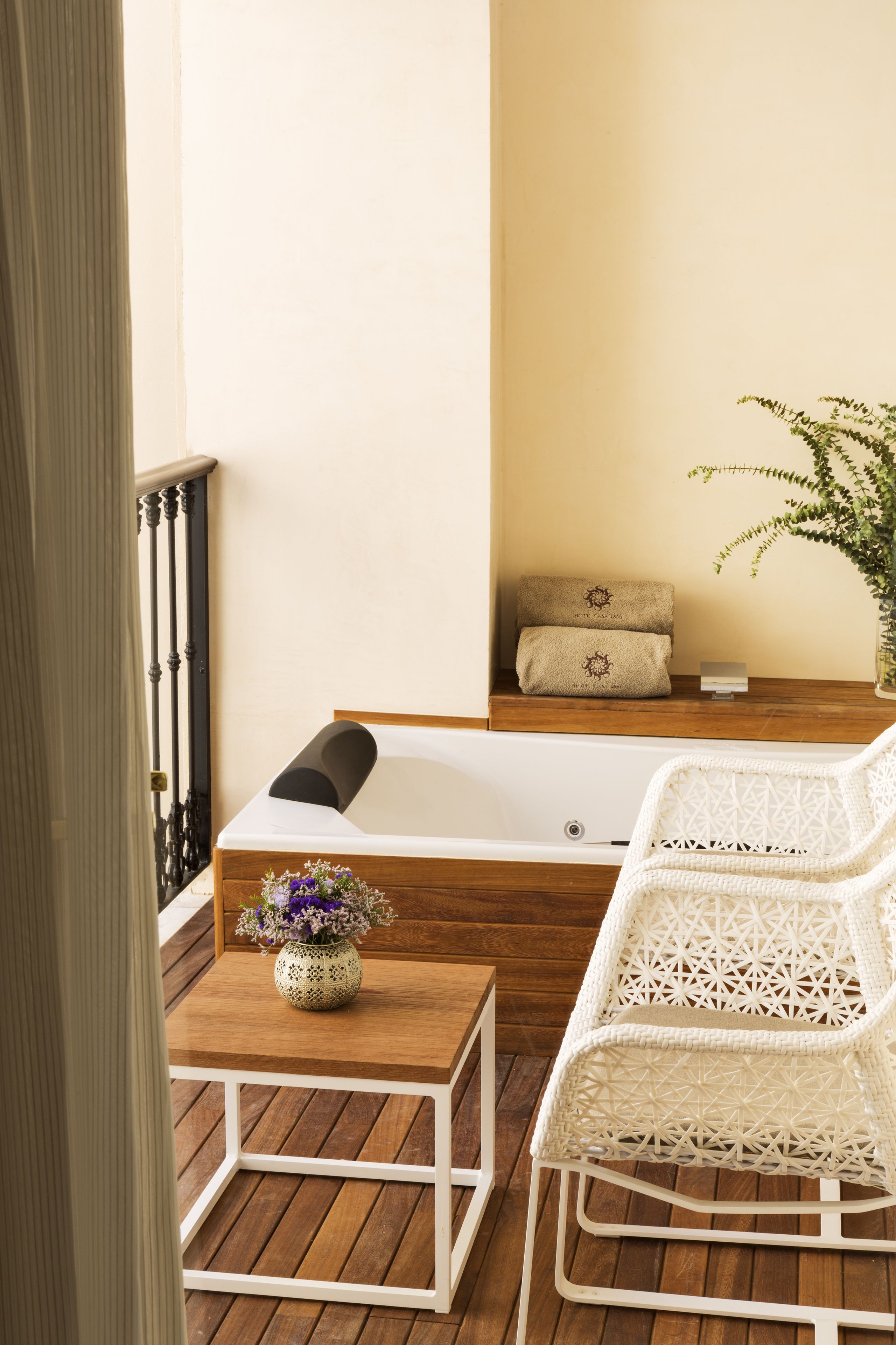 junior double room (jacuzzi) | balcony