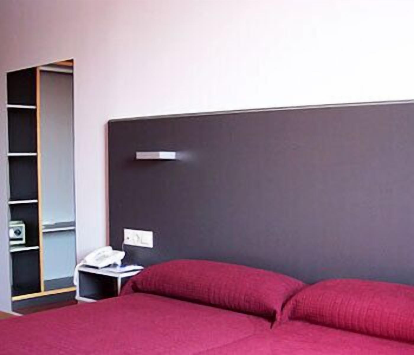 premium bedding, in-room safe, desk, free cots/infant beds