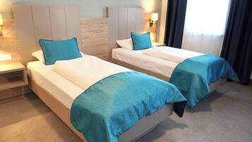 Superior Twin Room, 1 Bedroom | Premium bedding, down comforters, Select Comfort beds, minibar