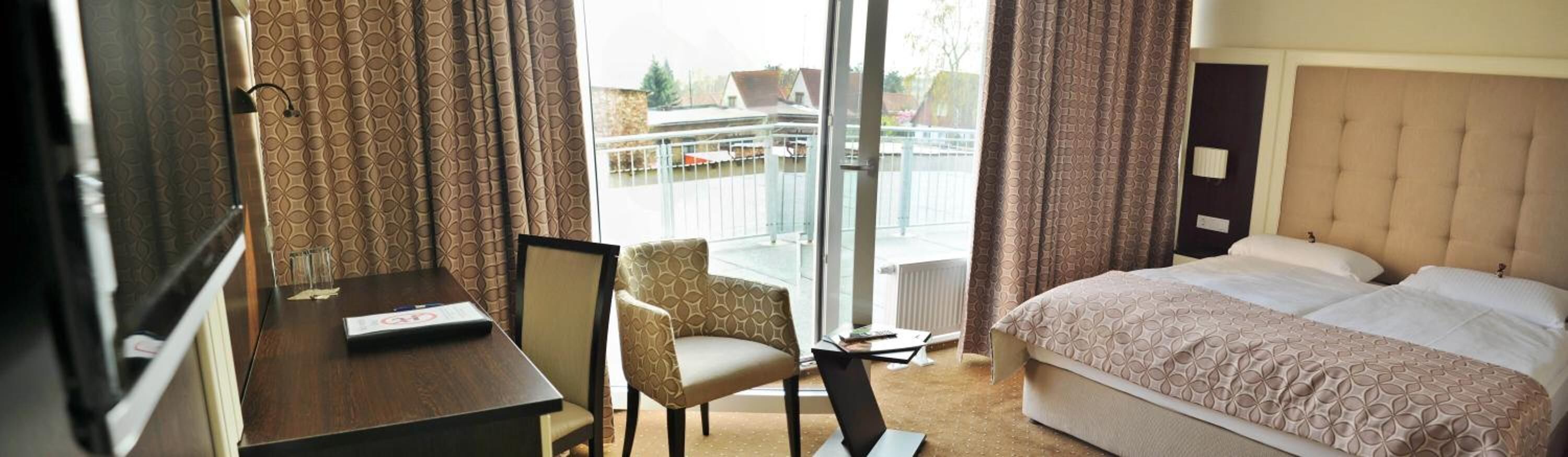 1 bedroom, premium bedding, down duvets, select comfort beds