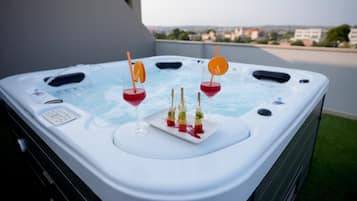 Suite monolocale Premium, piscina privata, vista mare | Terrazza/patio