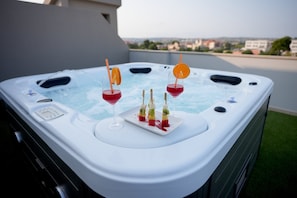 Premium Studio Suite, Private Pool, Sea View | Terrace/patio - Torre del Sud Hotel (Modica)