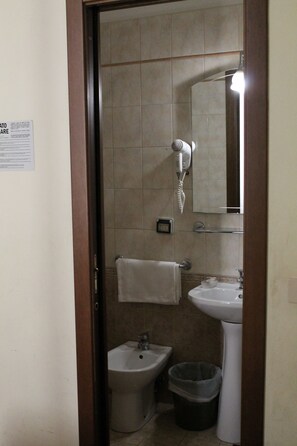 Room amenity - Hotel Pomezia (Rome)