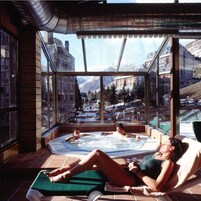 Body treatments, facials, 2 treatment rooms