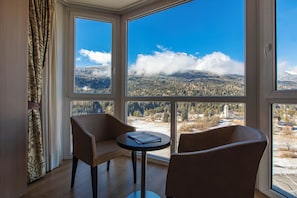 Suíte júnior (with Spa Access) | 1 quarto, cofres nos quartos, escrivaninha, quartos à prova de som