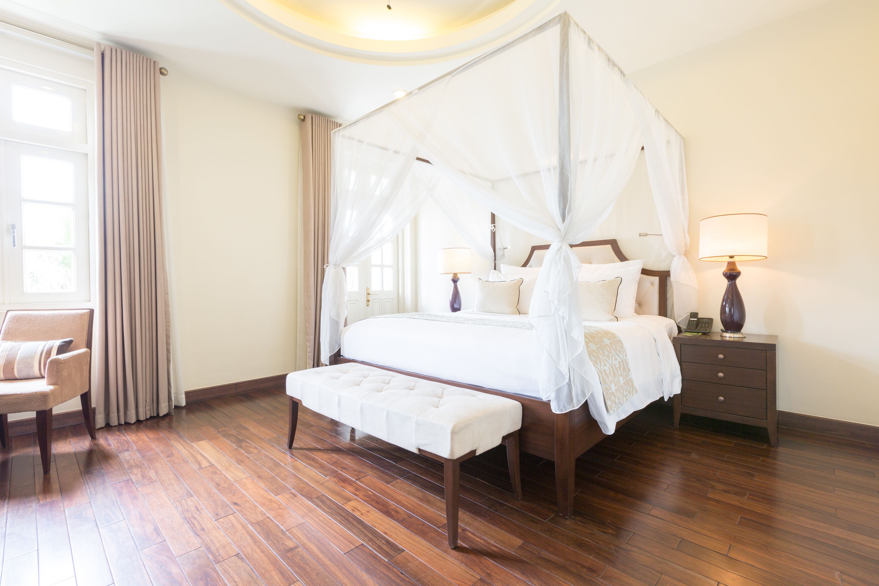 sanctuary suite | premium bedding, select comfort beds, free minibar, in-room safe