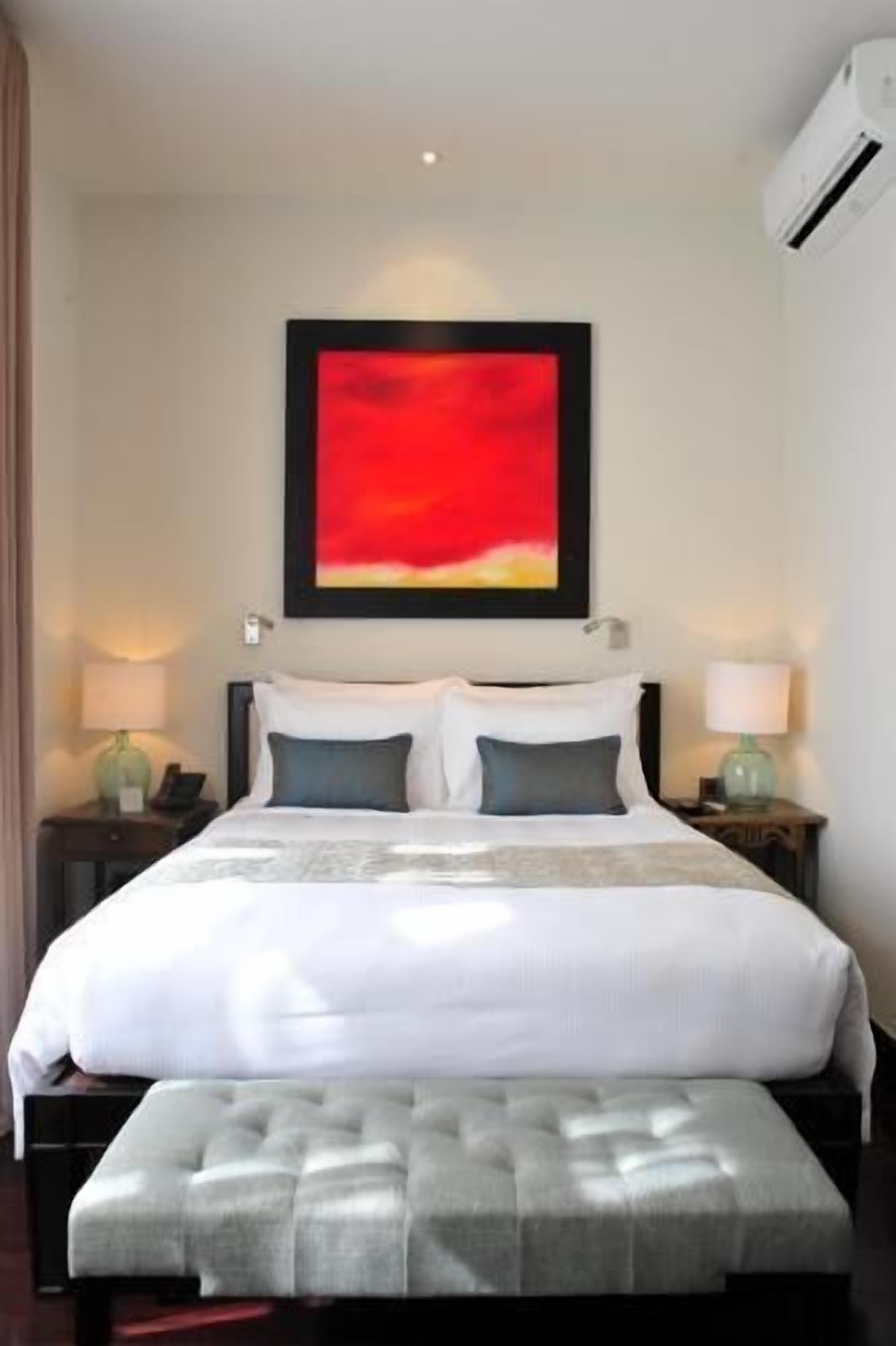 高級寝具、セレクト コンフォート製ベッド、ミニバー (無料)、セーフティボックス (室内)