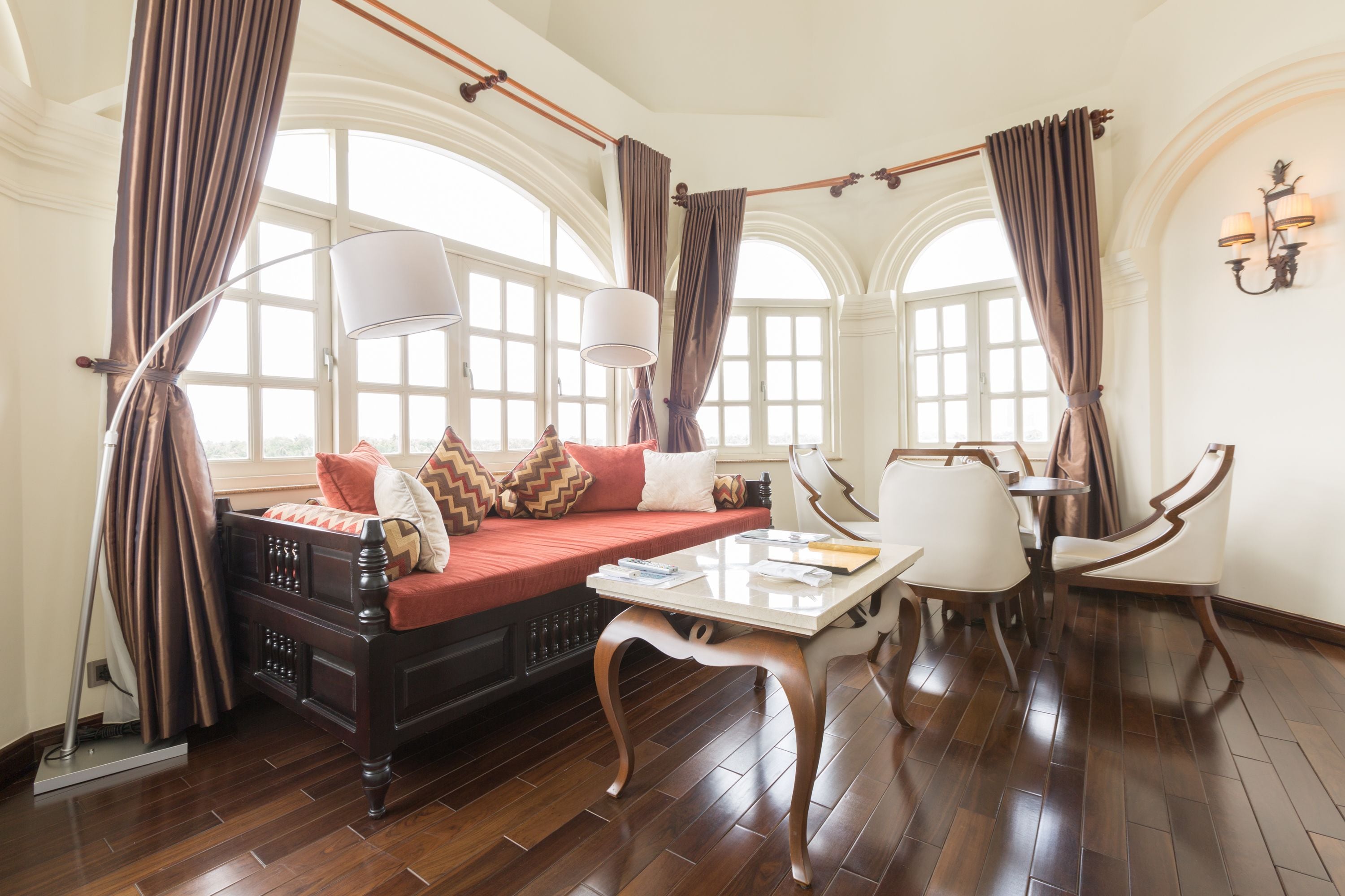 art suite river view | living area | 42-inch lcd tv with cable channels, tv