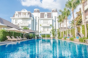 Outdoor pool, pool umbrellas