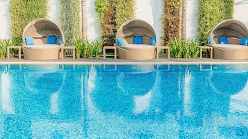 Outdoor pool, pool umbrellas