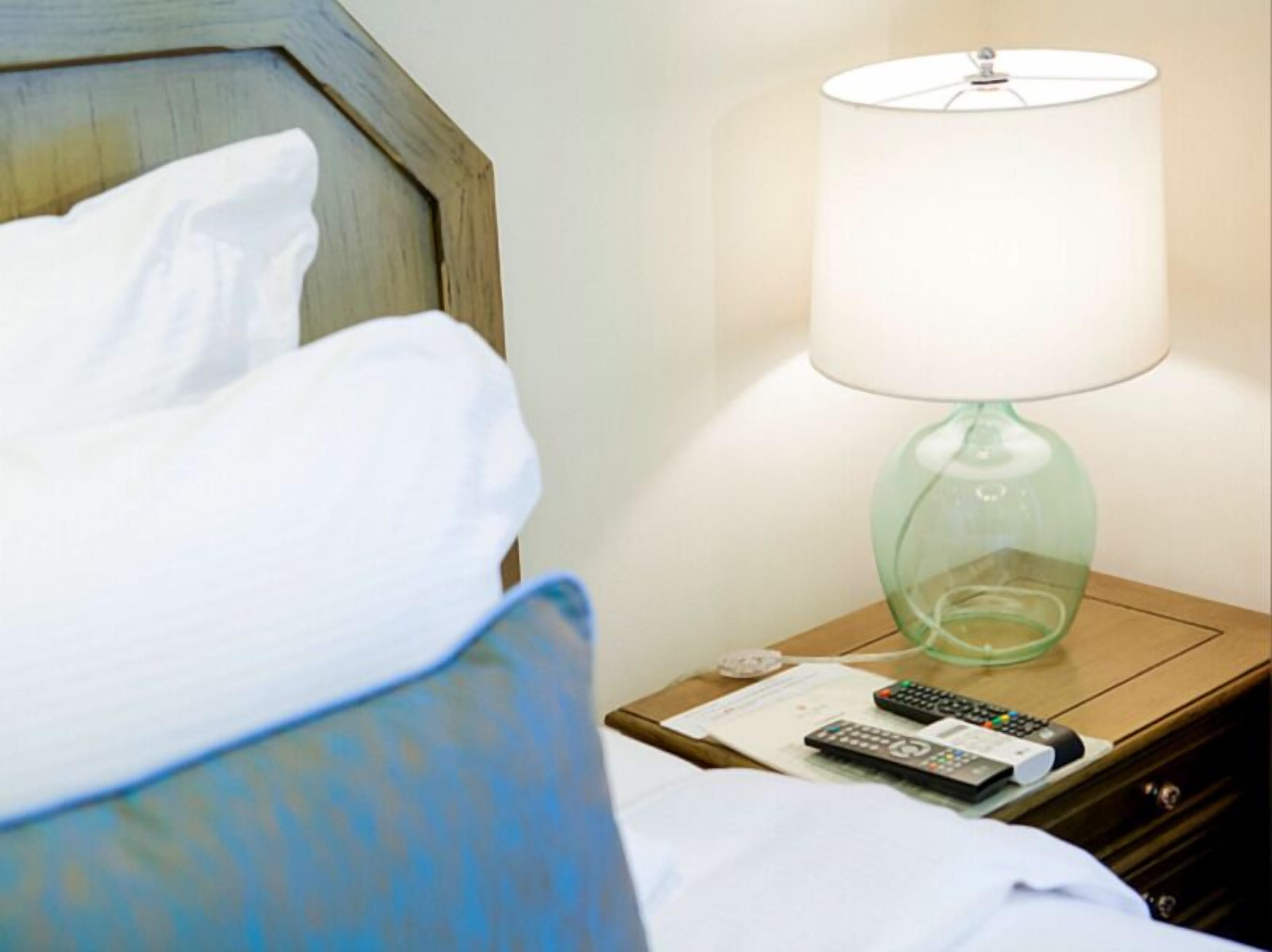 Premium bedding, Select Comfort beds, free minibar, in-room safe