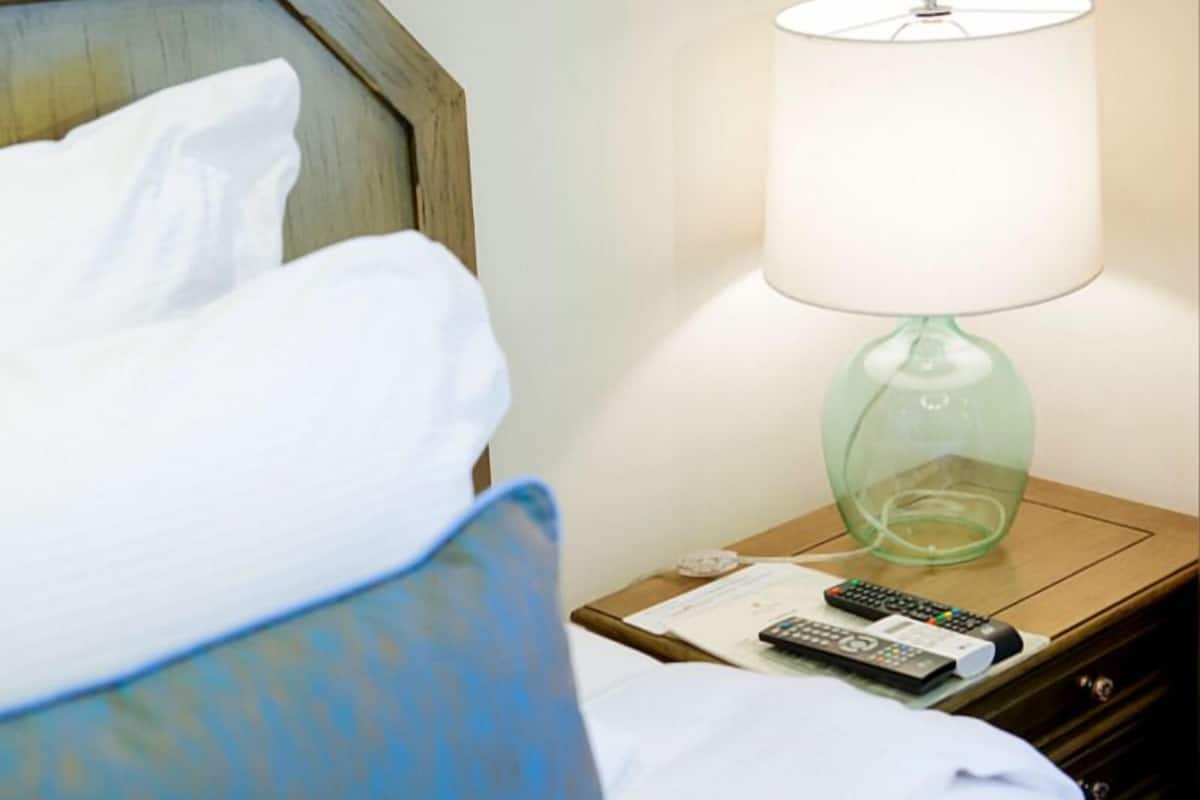 Premium bedding, Select Comfort beds, free minibar, in-room safe