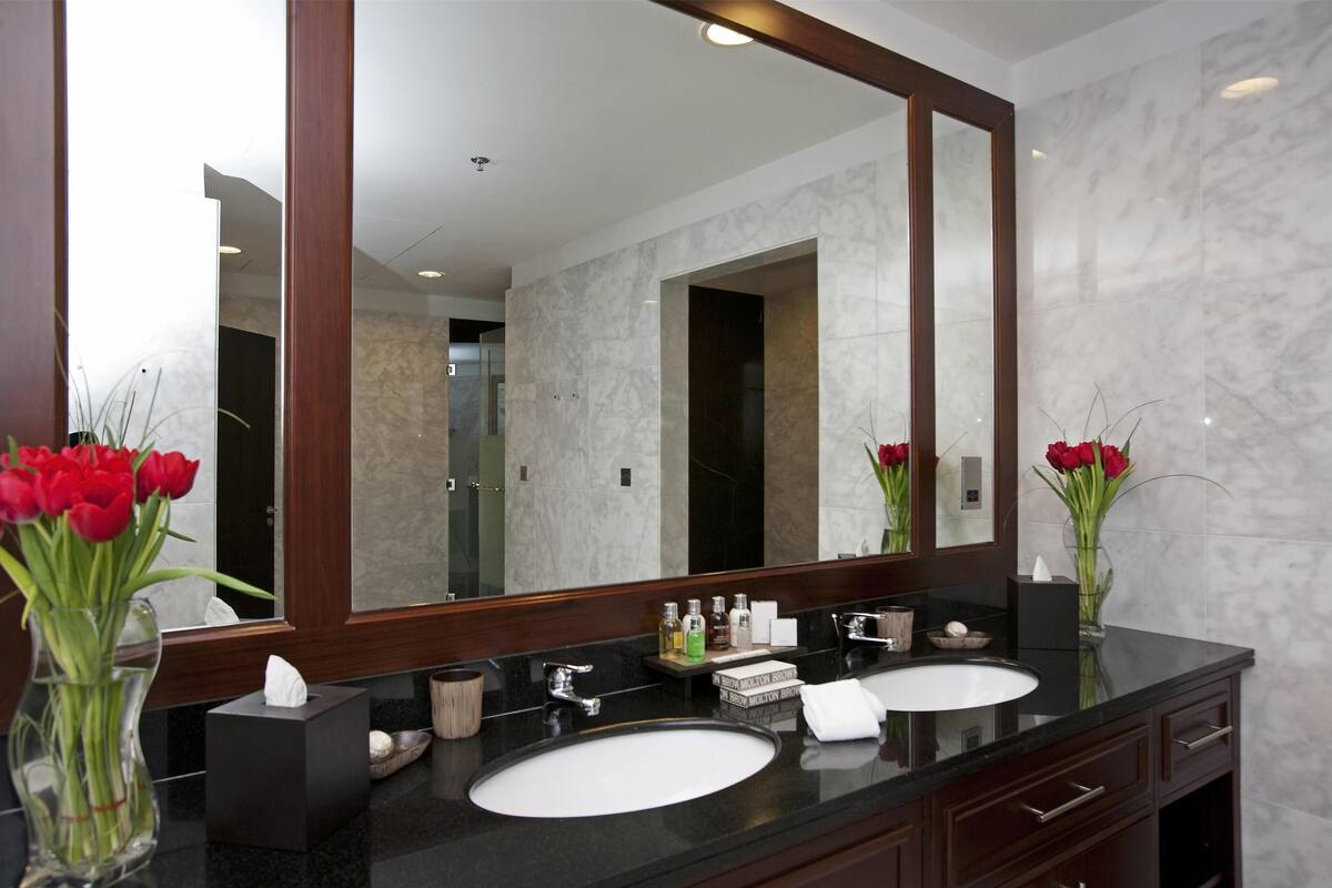 ห้องซูพีเรียสวีท, หลายเตียง, วิวเมือง (Deluxe Sky Four Bedroom) | มินิบาร์, ตู้นิรภัยในห้องพัก, โต๊ะทำงาน, พื้นที่ทำงานแบบใช้แล็ปท็อป