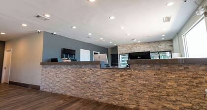 Magnuson Extended Stay and Suites Airport Hotel