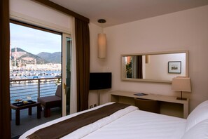 Egyptian cotton sheets, premium bedding, down duvets