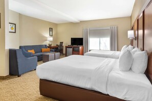 Hochwertige Bettwaren, Schreibtisch, Bügeleisen/Bügelbrett