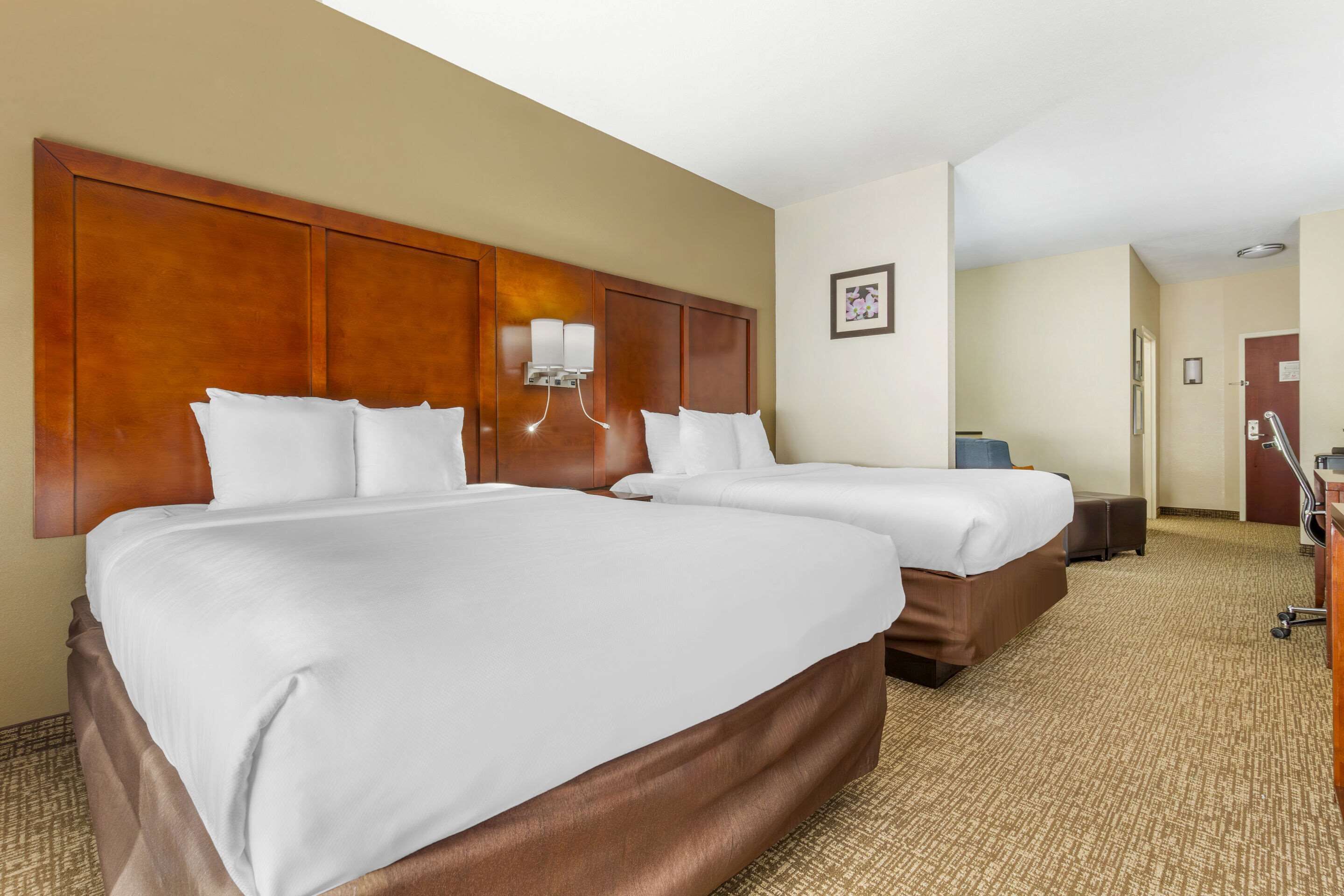 suite, multiple beds, non smoking  | premium bedding, desk, iron/ironing board, free wifi