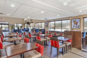 包含每日自助早餐