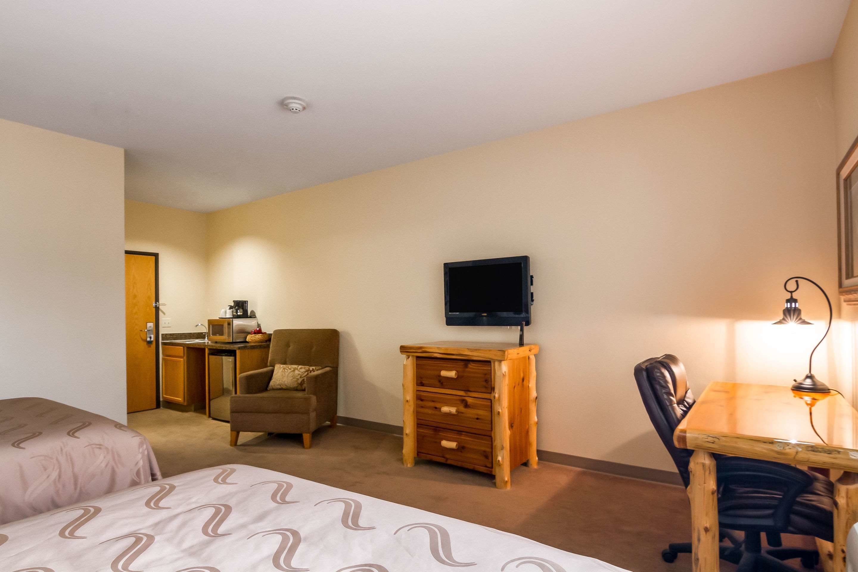 standard room, 2 queen beds, non smoking | desk, iron/ironing board, free cots/infant beds, rollaway beds