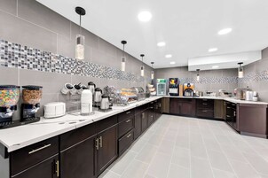 Her gün ücretsiz açık büfe kahvaltı