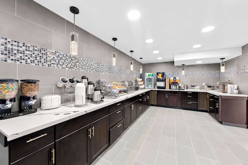 Clarion Inn & Suites near the Leconte Center Pigeon Forge