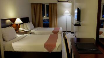 Minibar, in-room safe, individually decorated, individually furnished