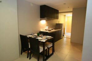 2 Bedroom Corner Suite | Private kitchenette - Millenia Suites (Pasig)