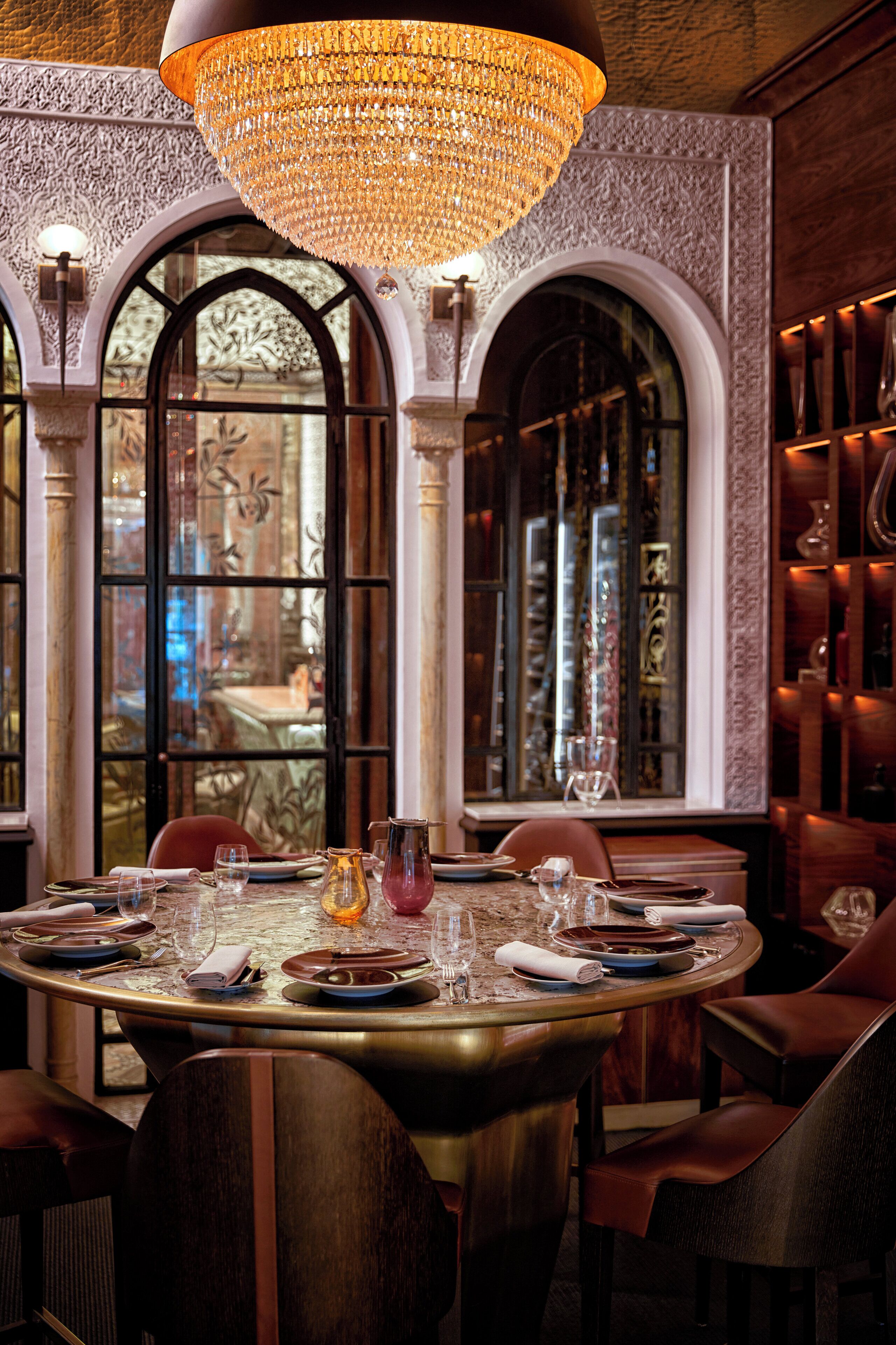 4 restaurantes; se sirve desayuno, almuerzo, cena y brunch