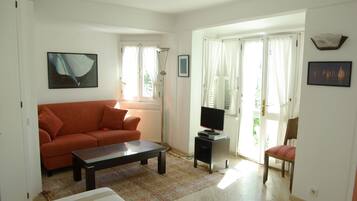 8-inch LED TV with digital channels, TV