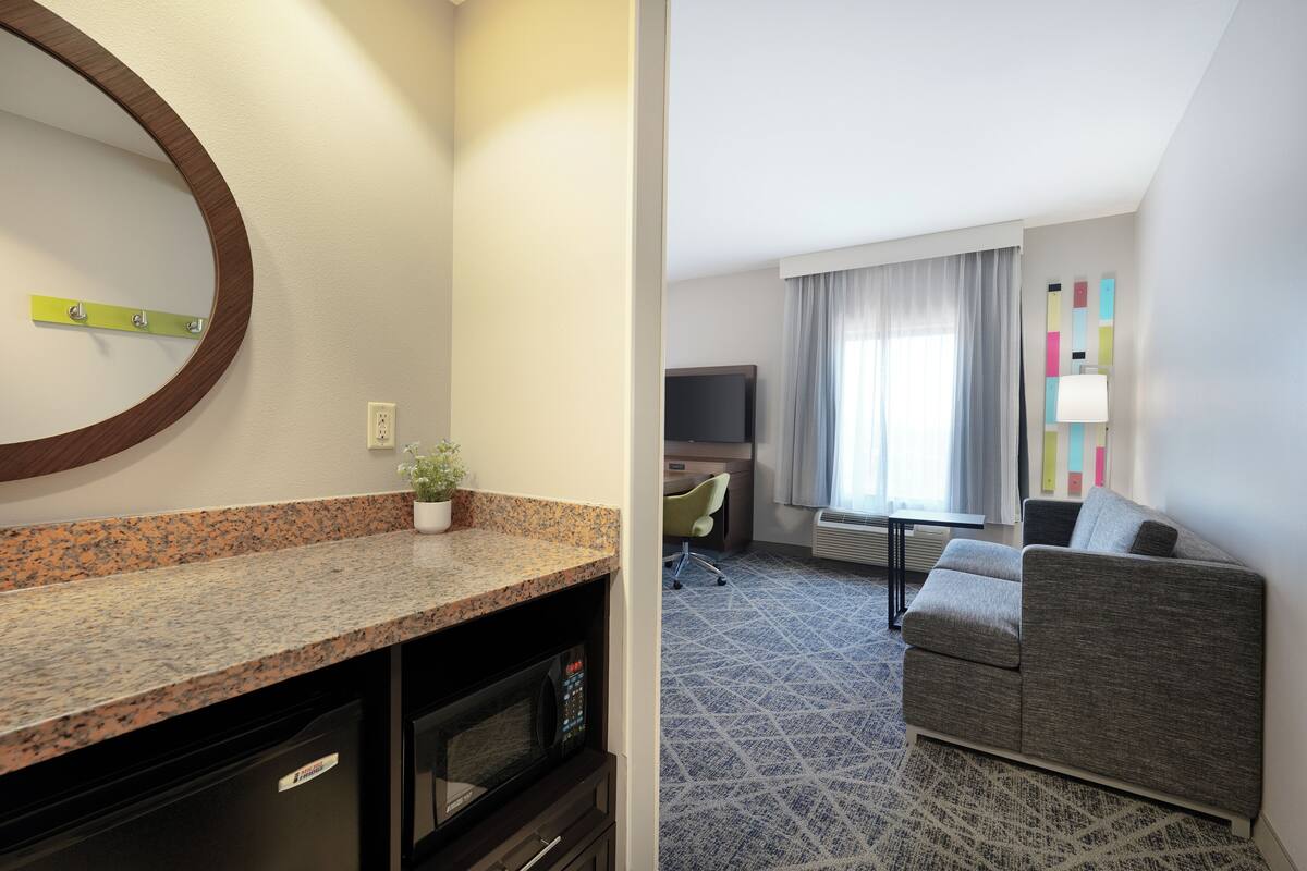 king studio suite | in-room safe, desk, iron/ironing board, free cots/infant beds