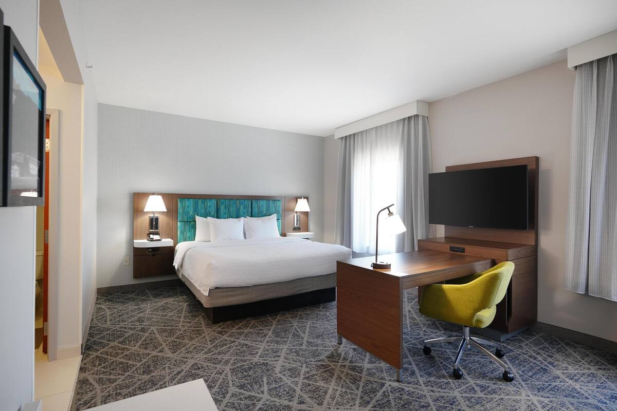 In-room safe, desk, iron/ironing board, free cots/infant beds