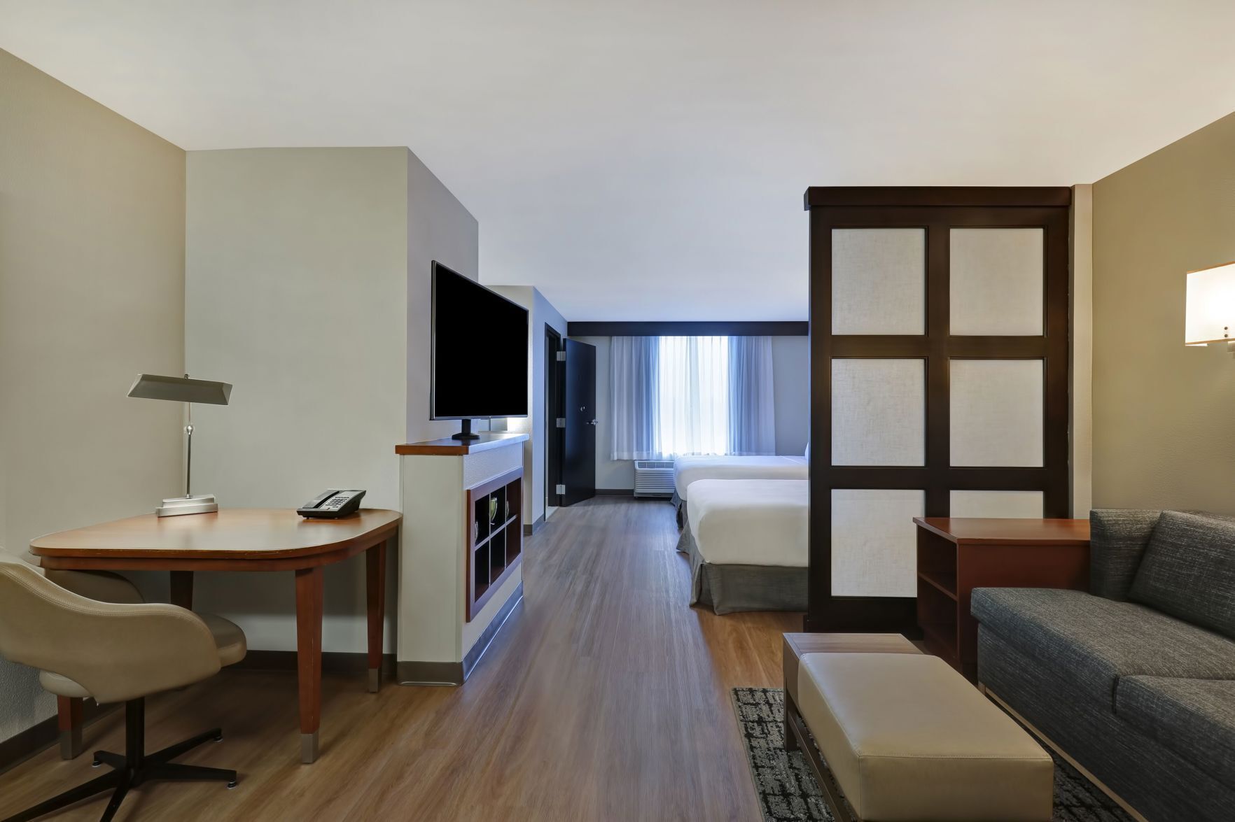 Premium bedding, in-room safe, desk, iron/ironing board
