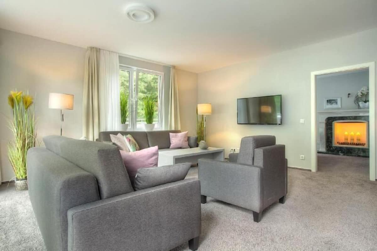 Living area | Flat-screen TV