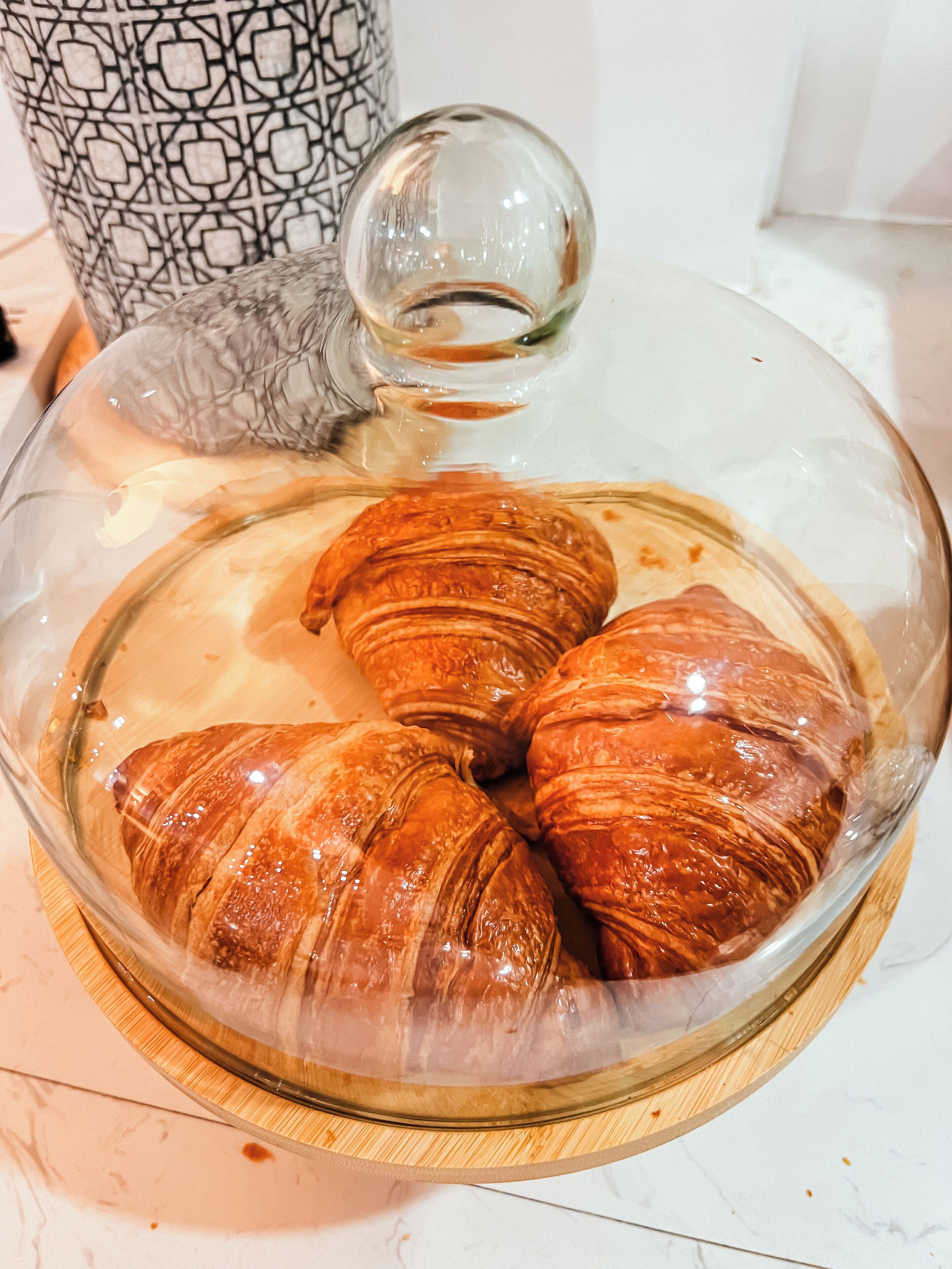 daily buffet breakfast (usd 8 per person)