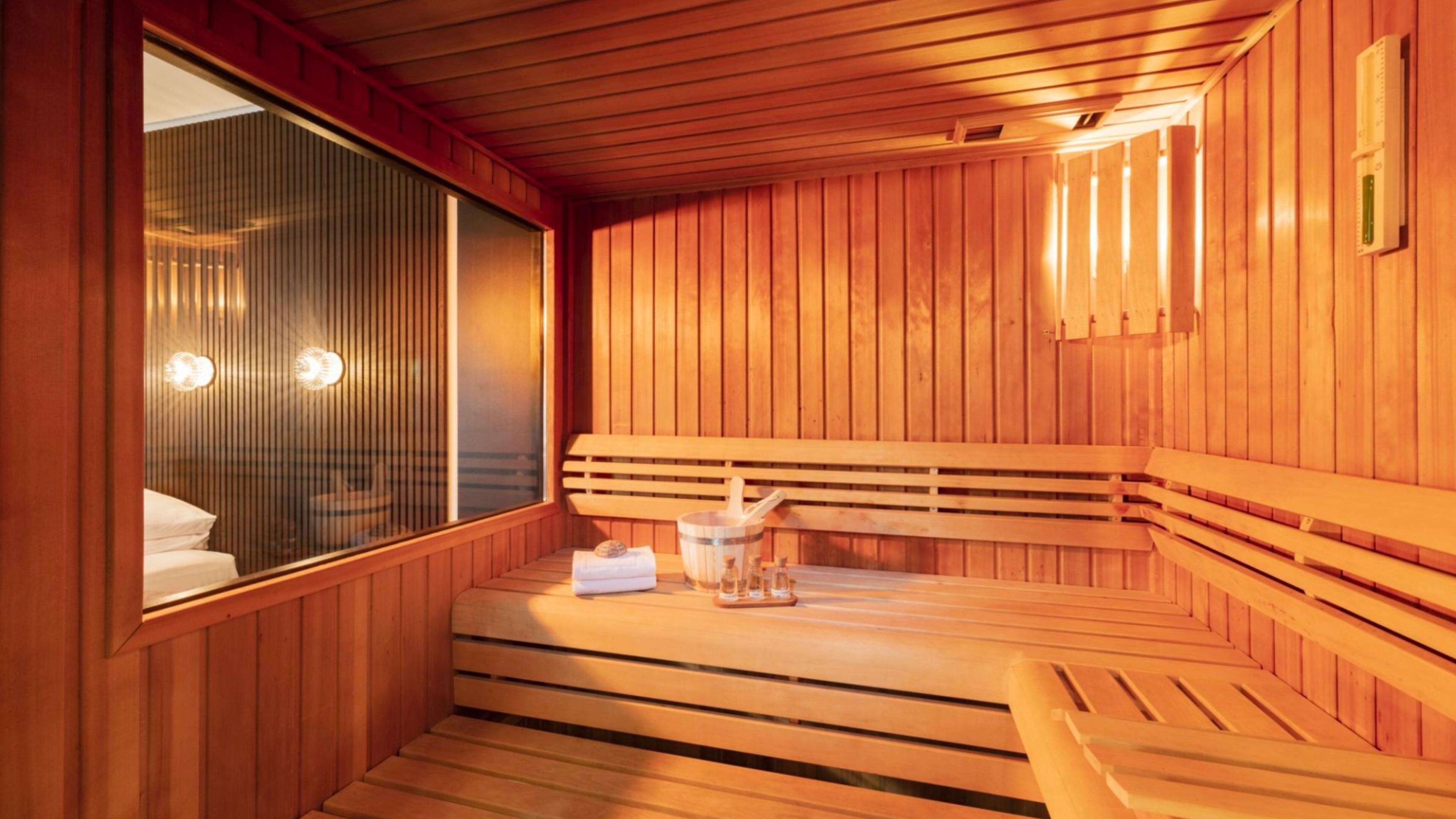 hypo-allergenic bedding, minibar, in-room safe, desk